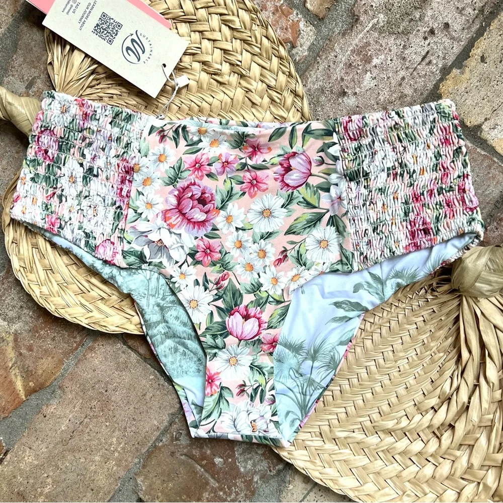 ๐ธ MAAJI ๐ธ FLORAL TROPICAL HIGH WAISTED BIKINI BOTTOM - Picture 1 of 10